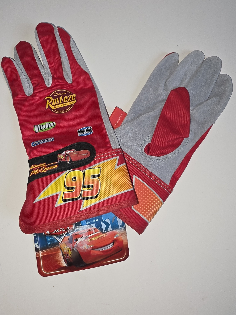 Lightning McQueen Disney Cars, Kids Gloves - Red. New W Tags